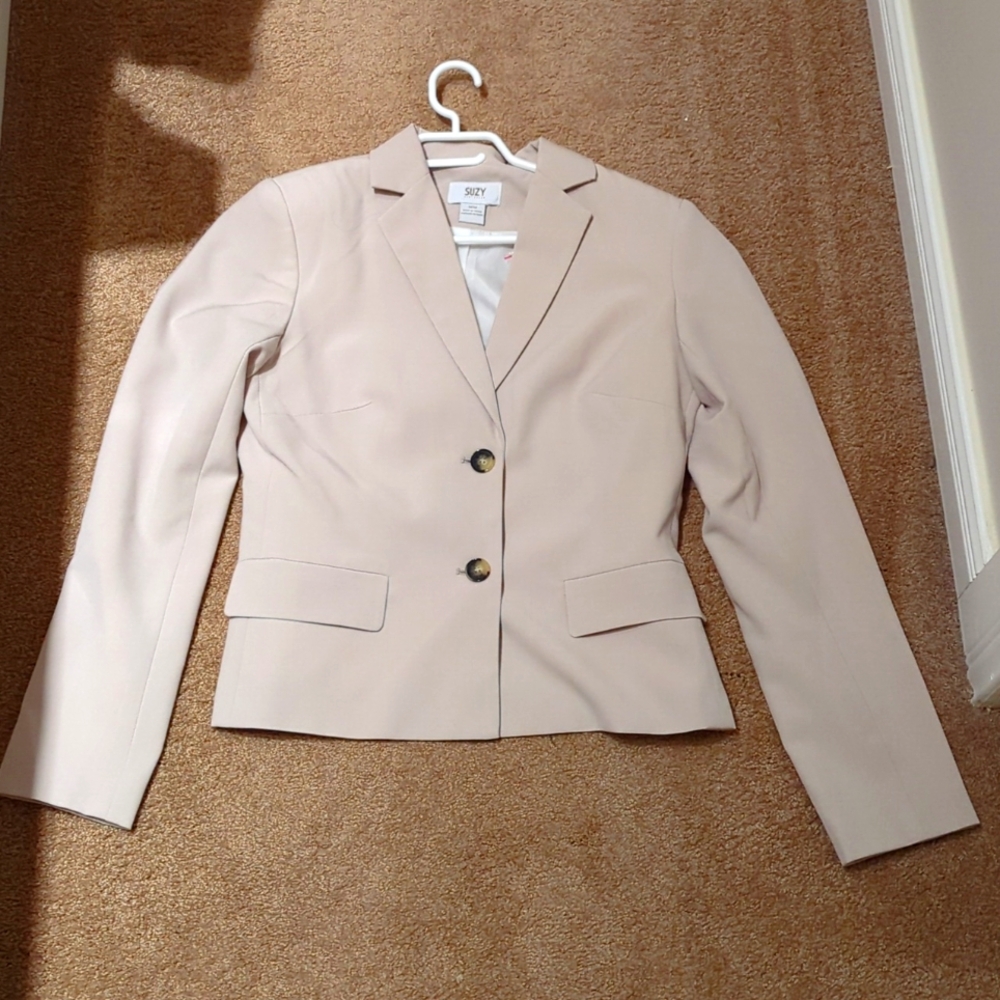 Suzy Shier Beige Blazer M